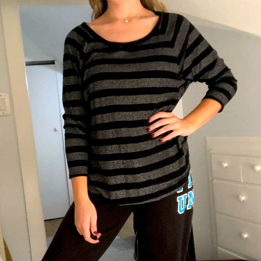 COPY - Black/silver top
